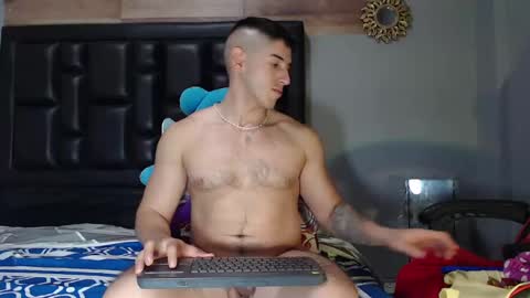 Snapshot of jonathancast08 chatting on 02-19-25, 01:08 jonathancast08 online show from 02-19-25, 01:08