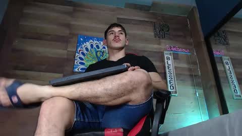 Snapshot of jonathancast08 chatting on 10-13-25, 07:36 jonathancast08 online show from 10-13-25, 07:36