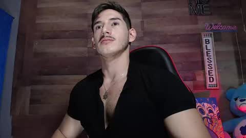 Snapshot of jonathancast08 chatting on 10-15-25, 02:39 jonathancast08 online show from 10-15-25, 02:39