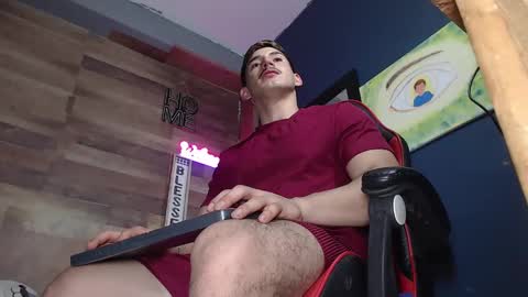 Snapshot of jonathancast08 chatting on 10-19-25, 12:44 jonathancast08 online show from 10-19-25, 12:44