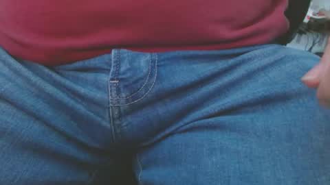 Snapshot of joncpics chatting on 12-05-25, 07:54 joncpics online show from 12-05-25, 07:54