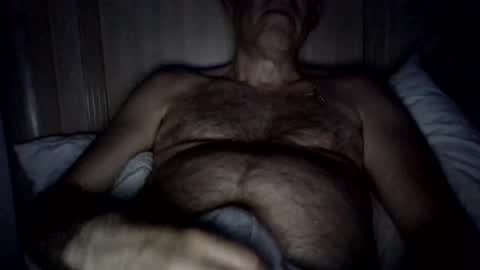 Snapshot of jonlovespussy6969 chatting on 06-12-26, 02:43 John loves pussy online show from 06-12-26, 02:43