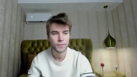 Snapshot of jonnahhell chatting on 11-14-25, 12:15 Jonah online show from 11-14-25, 12:15