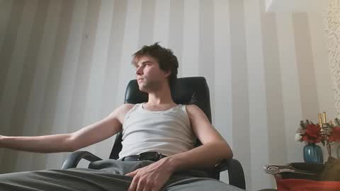 Snapshot of jonnahhell chatting on 12-03-25, 02:15 Jonah online show from 12-03-25, 02:15