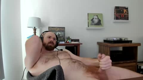 Snapshot of jonnlulz chatting on 01-31-25, 10:21 Jon online show from 01-31-25, 10:21