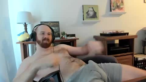 Snapshot of jonnlulz chatting on 02-05-25, 08:25 Jon online show from 02-05-25, 08:25