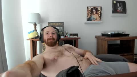 Snapshot of jonnlulz chatting on 02-11-25, 09:56 Jon online show from 02-11-25, 09:56