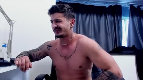 Snapshot of jonnyporn1 chatting on 01-12-25, 07:32 jonnyporn1 online show from 01-12-25, 07:32