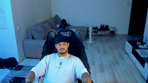 Snapshot of jonnyporn1 chatting on 10-23-25, 11:03 jonnyporn1 online show from 10-23-25, 11:03