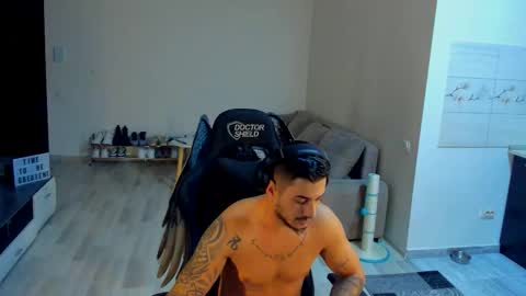 Snapshot of jonnyporn1 chatting on 11-14-25, 04:55 jonnyporn1 online show from 11-14-25, 04:55