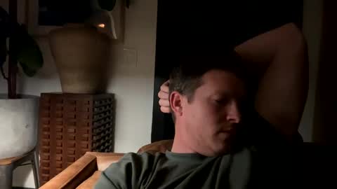 Snapshot of jonrynolds chatting on 12-23-24, 07:17 jonrynolds online show from 12-23-24, 07:17