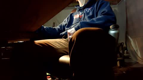 Snapshot of jontn_swift chatting on 12-12-24, 05:42 Jonathon Swift online show from 12-12-24, 05:42