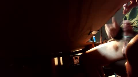 Snapshot of jontn_swift chatting on 10-05-25, 05:06 Jonathon Swift online show from 10-05-25, 05:06