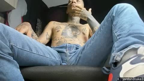 Snapshot of jordan33blake chatting on 12-22-24, 12:49 jordan33blake online show from 12-22-24, 12:49