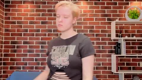 Ellie online show from 05-16-26, 10:36
