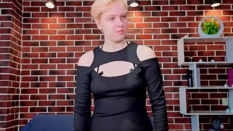 Ellie online show from 05-24-26, 08:08
