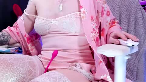 Rose online show from 04-15-26, 07:58