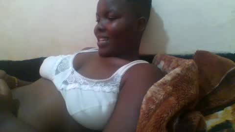 Snapshot of jos_lynn chatting on 11-18-25, 12:20 jos_lynn online show from 11-18-25, 12:20