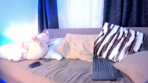 Josep online show from 02-13-25, 01:40