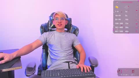 Snapshot of joseph_brown_ chatting on 01-03-25, 12:30 JOSEPH BROWN online show from 01-03-25, 12:30