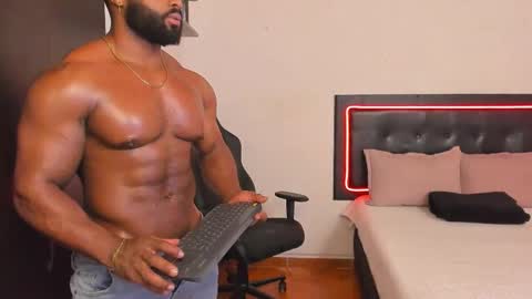 Snapshot of joseph_palacios chatting on 10-22-25, 12:33 joseph palacios online show from 10-22-25, 12:33