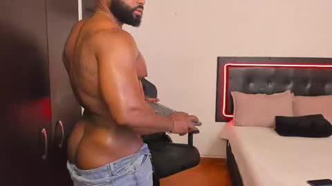 Snapshot of joseph_palacios chatting on 10-29-25, 01:19 joseph palacios online show from 10-29-25, 01:19