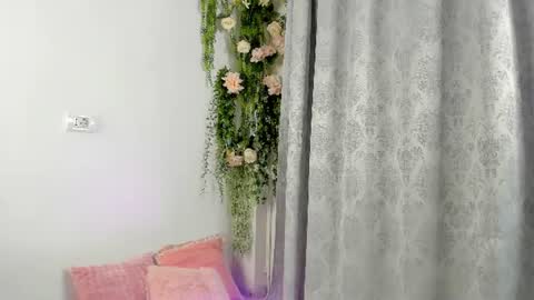 Snapshot of josephinemoon chatting on 06-25-26, 03:06 Josephine online show from 06-25-26, 03:06