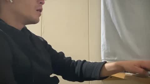 Snapshot of josheli chatting on 02-06-26, 02:05 Nicolas online show from 02-06-26, 02:05