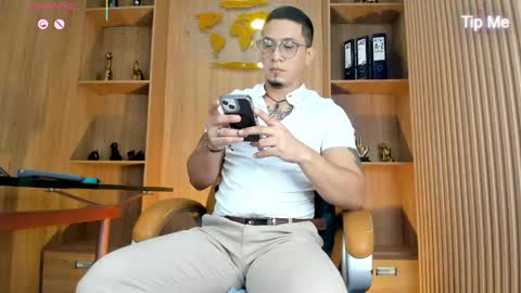 Snapshot of joshmiller___ chatting on 05-25-26, 08:04 joshmiller___ online show from 05-25-26, 08:04