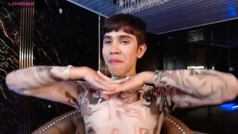 joshua_saenz_ online show from 05-01-26, 01:43