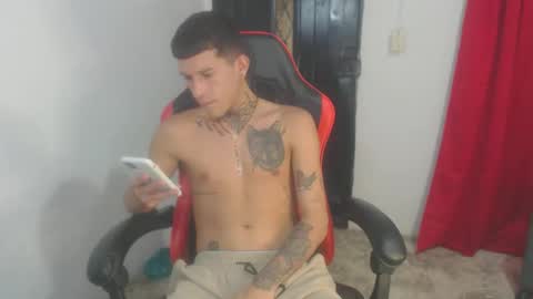 josue_linares online show from 11-03-25, 03:41