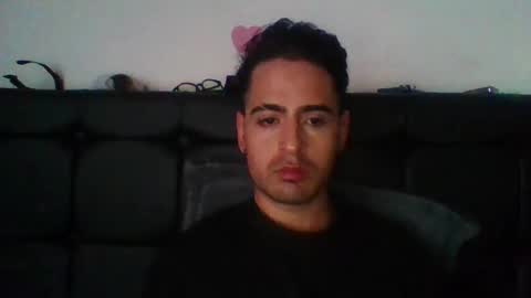 Snapshot of josux8 chatting on 11-19-25, 06:52 josux8 online show from 11-19-25, 06:52