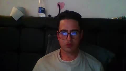 Snapshot of josux8 chatting on 11-20-25, 08:19 josux8 online show from 11-20-25, 08:19