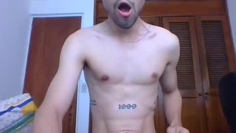 Snapshot of jovenvergonguapo09 chatting on 12-30-24, 01:47 Van Helsing online show from 12-30-24, 01:47