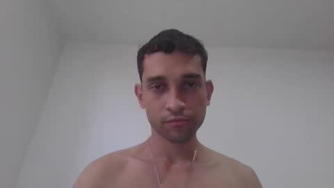 Snapshot of jovenvergonguapo09 chatting on 11-28-25, 11:46 Van Helsing online show from 11-28-25, 11:46