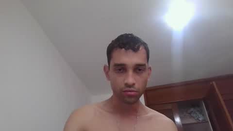 Snapshot of jovenvergonguapo09 chatting on 12-02-25, 12:54 Van Helsing online show from 12-02-25, 12:54