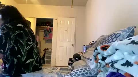 Snapshot of joy3100 chatting on 10-29-25, 06:48 Joy3100 online show from 10-29-25, 06:48