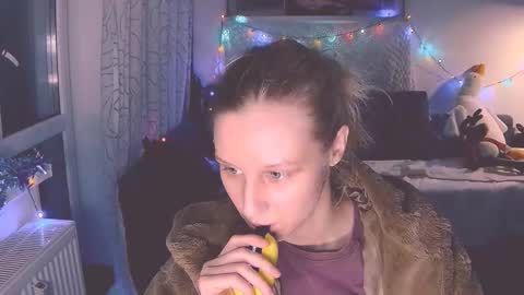 Snapshot of joy_keys chatting on 12-18-24, 03:00 joy_keys online show from 12-18-24, 03:00