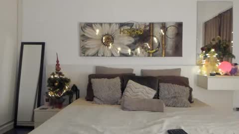 Snapshot of joycasidy chatting on 12-05-24, 07:49 CassidyJoy online show from 12-05-24, 07:49