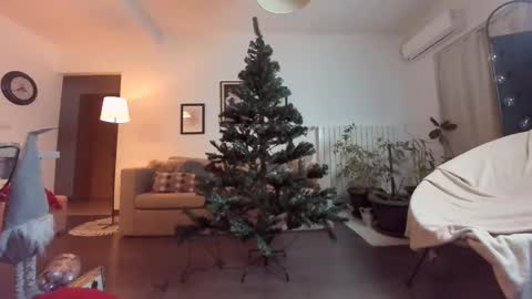 Snapshot of joycasidy chatting on 12-12-24, 03:48 CassidyJoy online show from 12-12-24, 03:48