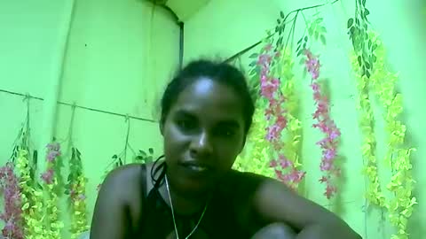 Snapshot of joyce583524 chatting on 04-04-26, 02:25 joyce583524 online show from 04-04-26, 02:25