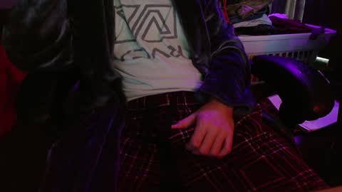 Snapshot of jp309 chatting on 12-07-24, 02:24 JP online show from 12-07-24, 02:24