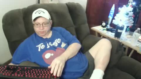 Snapshot of jpmel99 chatting on 12-25-24, 11:10 jpmel99 online show from 12-25-24, 11:10