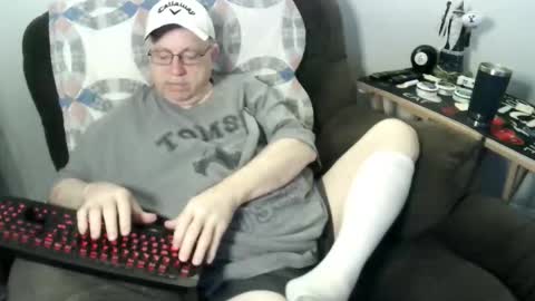 Snapshot of jpmel99 chatting on 02-14-26, 11:34 jpmel99 online show from 02-14-26, 11:34