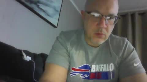 Snapshot of jr1871 chatting on 01-15-26, 12:21 jr1871 online show from 01-15-26, 12:21