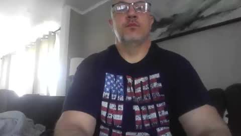 Snapshot of jr1871 chatting on 05-04-26, 12:34 jr1871 online show from 05-04-26, 12:34