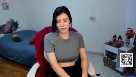 Camila Buitrago online show from 02-25-25, 09:57