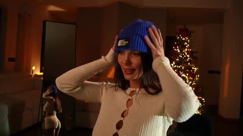 Snapshot of jseductiveart chatting on 01-04-25, 08:59 Jennifer Diaz online show from 01-04-25, 08:59