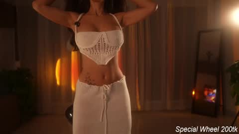 Snapshot of jseductiveart chatting on 12-20-25, 08:38 Jennifer Diaz online show from 12-20-25, 08:38