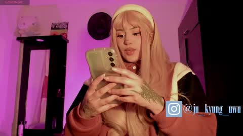 Snapshot of ju_kyung chatting on 12-19-24, 09:40 Ju Kyung online show from 12-19-24, 09:40